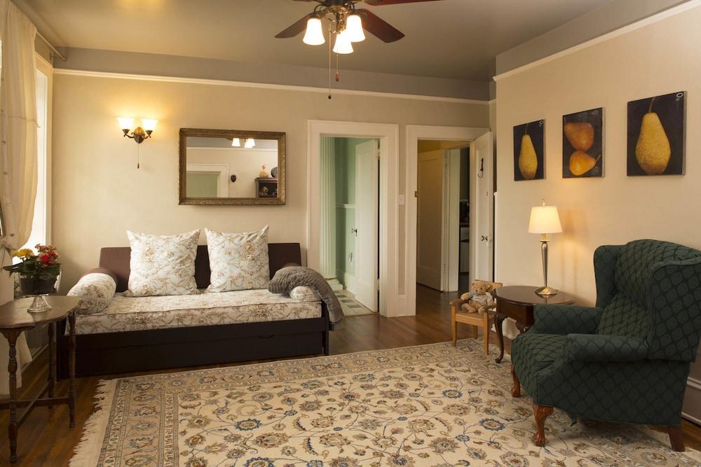 Sweet Biscuit Bed and breakfast