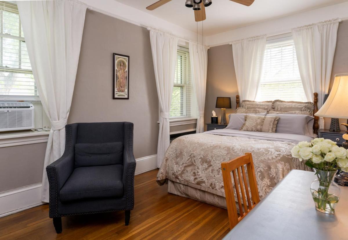 Sweet Biscuit Bed & Breakfast 4*